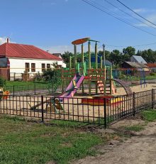 На территории Левобережного района за счёт средств гранта благоустроена детская площадка в микрорайоне Таврово