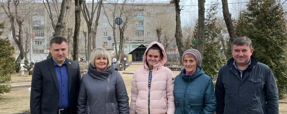 На территории Левобережного района в пункте временного размещения беженцев (г.Воронеж, ул.Цимлянская,3а) в настоящий момент проживает 80 человек, из них 33 человека-детское население.