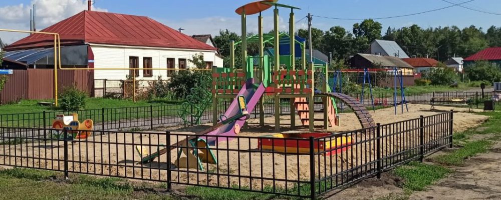 На территории Левобережного района за счёт средств гранта благоустроена детская площадка в микрорайоне Таврово